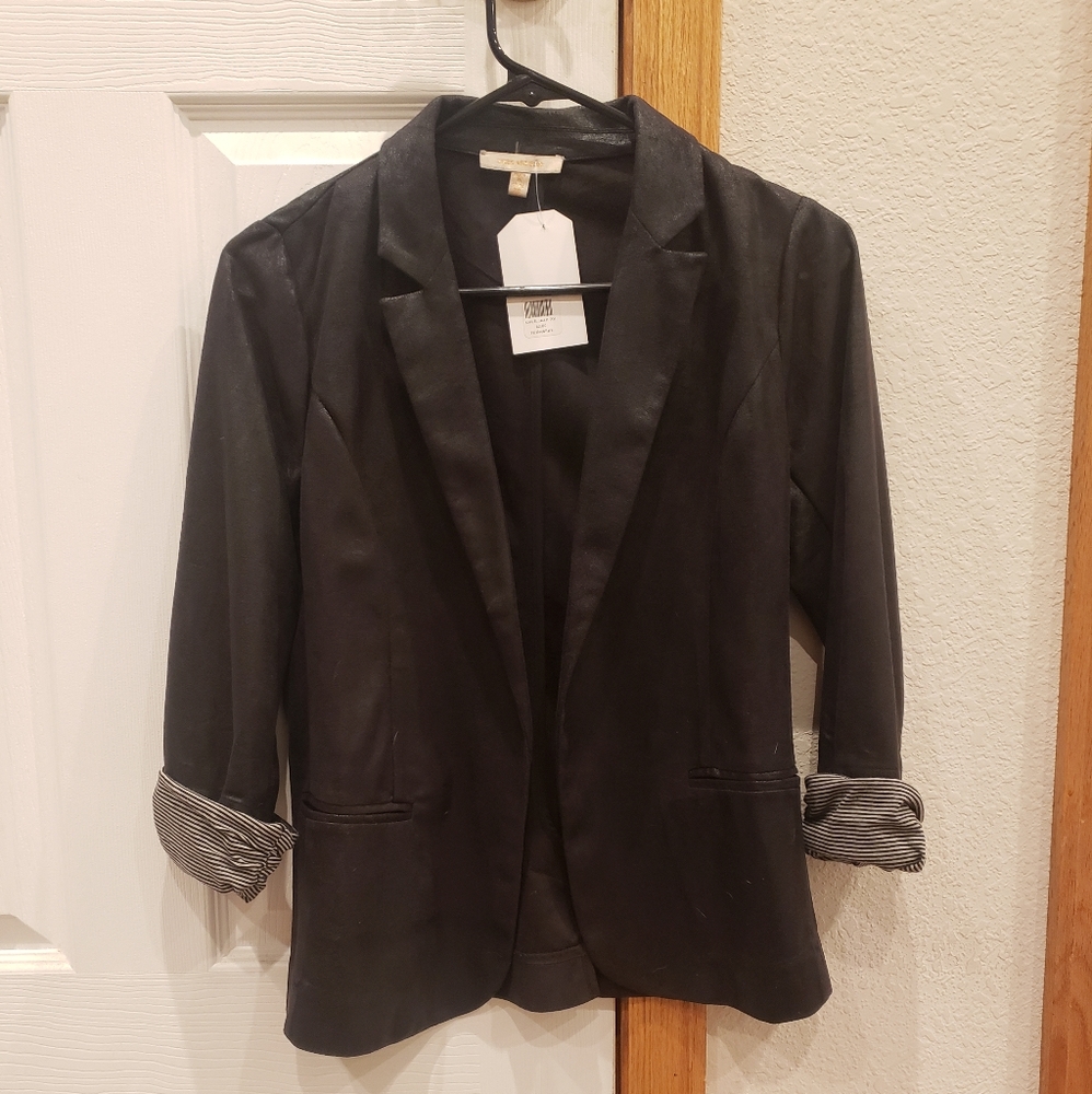 Black 3/4 sleeve Blazer